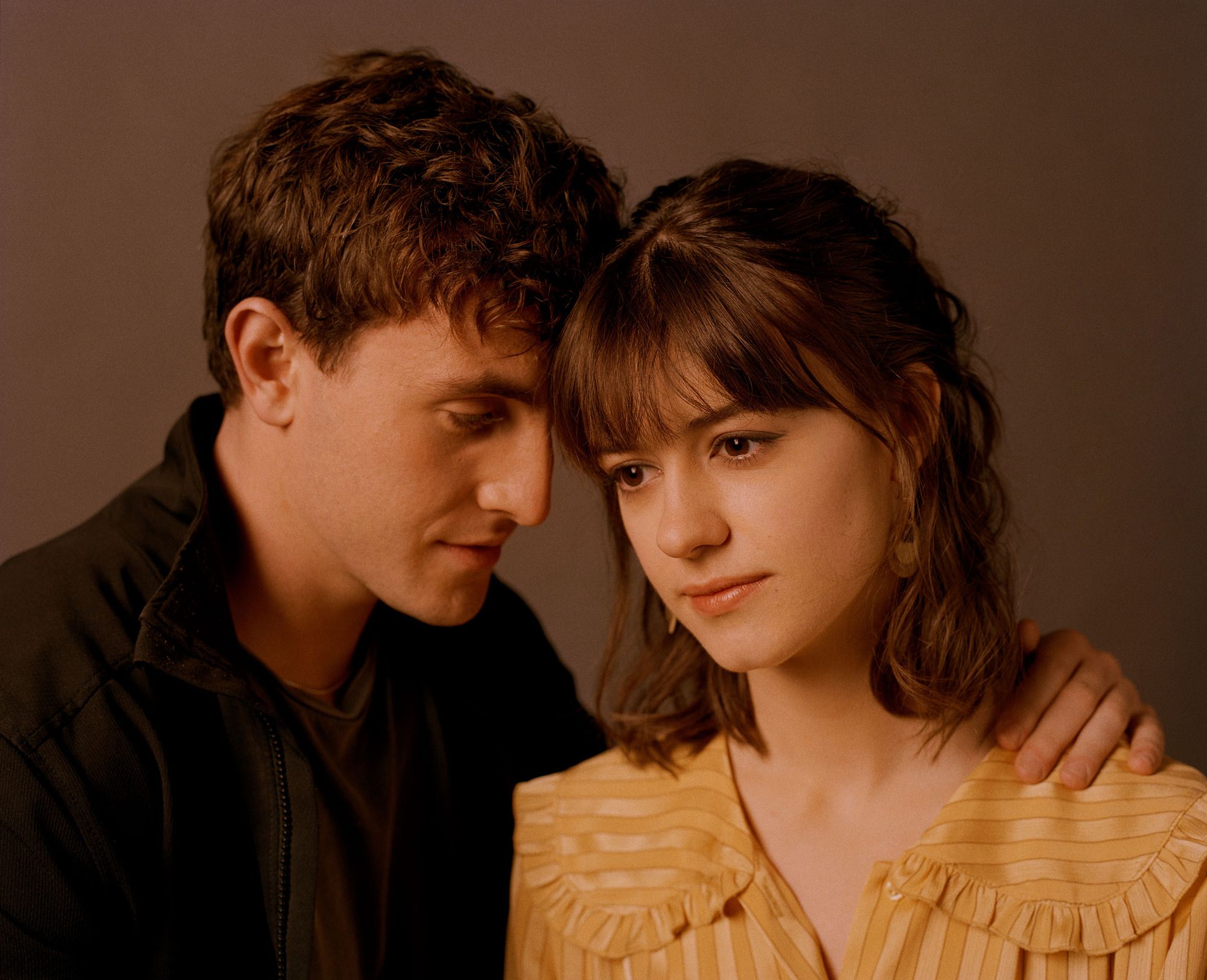 Daisy Edgar-Jones & Paul Mescal in Normal People